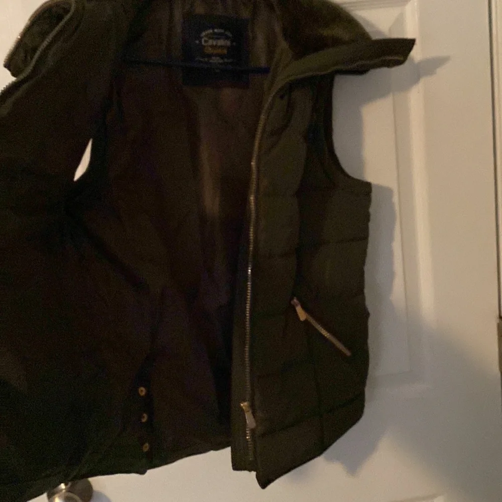 Dark green puffer vest - Picture 2 of 3
